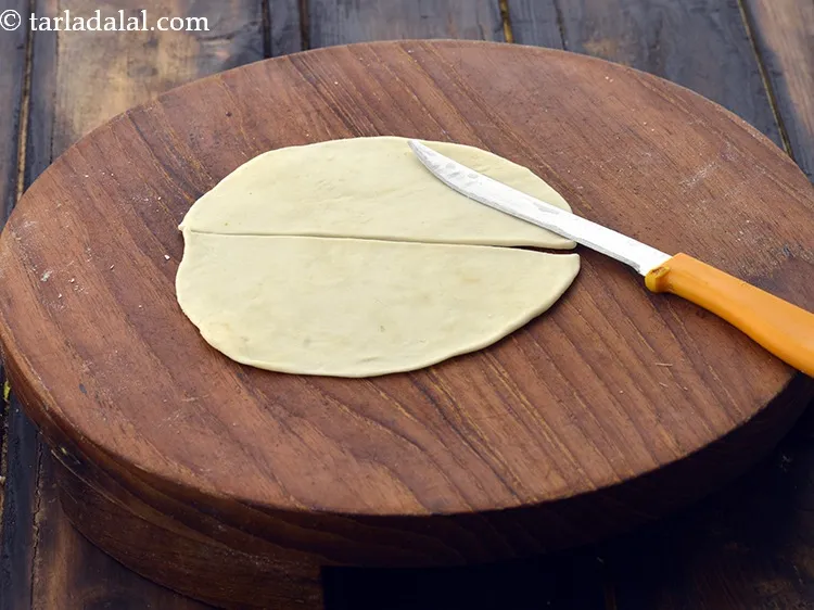Step 35 – Cut the oval horizontally into 2 equal portions using a knife.