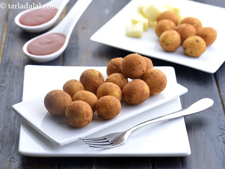 Step 13 – Serve <strong>cheese balls | bread cheese balls | Indian style cheese balls veg starter |&nbsp;&nbsp;</strong>immediately …