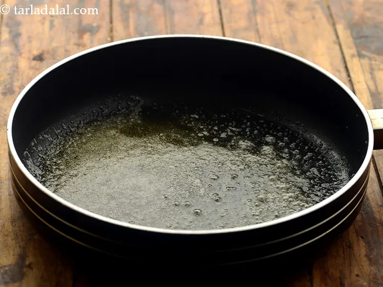 Step 2 – To make&nbsp;<strong>cheese fondue recipe | Indian style cheese fondue | quick cheese fondue &nbsp;without wine …