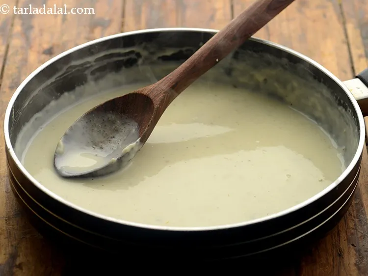 Step 12 – Mix&nbsp;<strong>cheese fondue | Indian style cheese fondue | quick cheese fondue &nbsp;without wine |&nbsp;</strong>well.