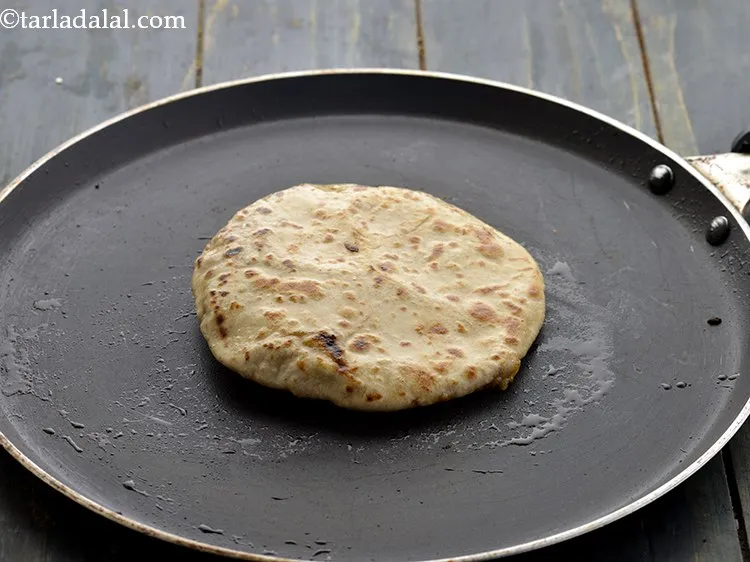 स्टेप 22 – बचे हुए आटे और स्टफिंग के साथ ५ और <strong>चीज …