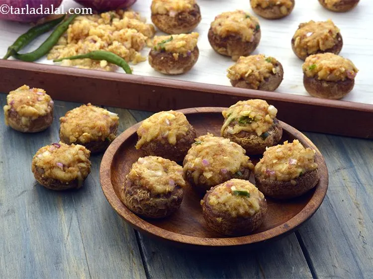 Step 17 – <div>Serve this lip-smacking cheesy mushrooms at your dinner table along with salads and pasta.</div>