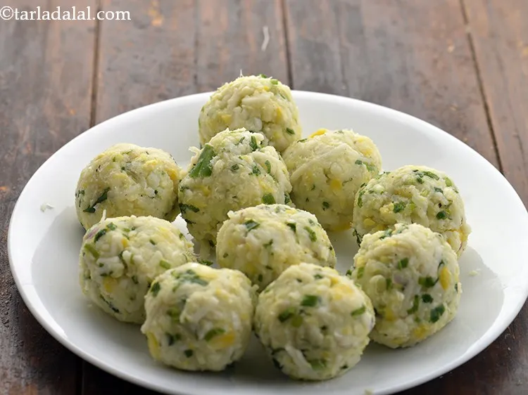 Step 19 – Divide the&nbsp;<strong>Cheesy Noodle Cutlet</strong>&nbsp;mixture into 10 equal portions.