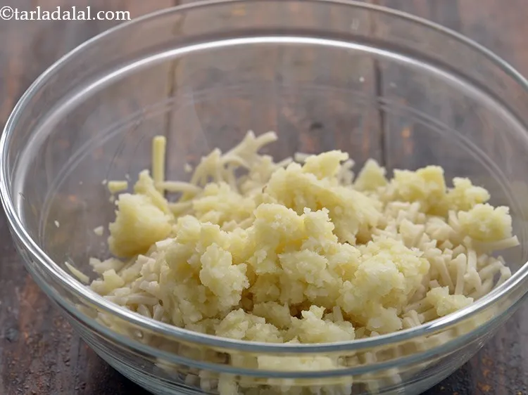 Step 13 – Add mashed potatoes.&nbsp;