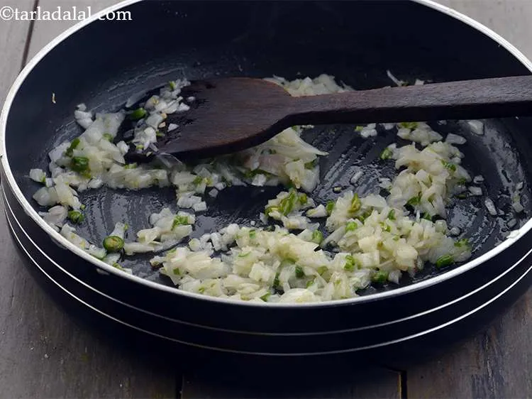 Step 5 – Mix well and saut&eacute; on a medium flame for 1 to 2 minutes.