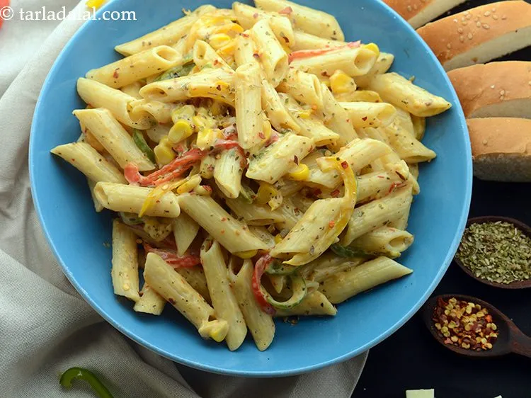 Step 12 – Serve&nbsp;<strong>cheesy vegetable&nbsp;pasta</strong>&nbsp;<strong>&nbsp;| quick kids cheesy vegetable&nbsp;pasta| Indian style cheese veg pasta |</strong>&nbsp;immediately.&nbsp;