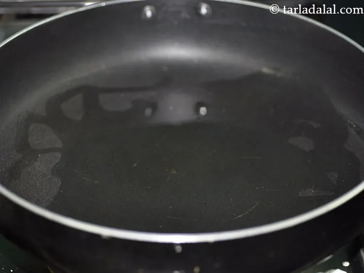 Step 33 – To cook&nbsp;<strong>cheesy vegetable pizza recipe | veg cheesy pizza | Indian style cheese sauce veg …