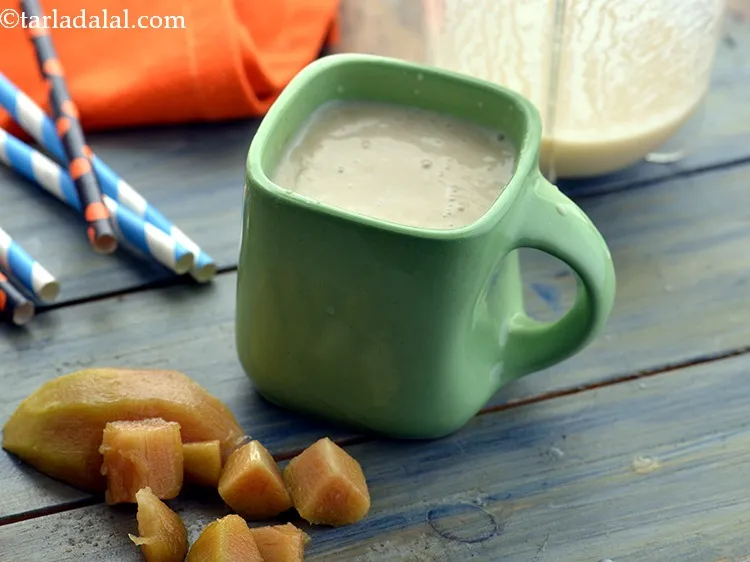 स्टेप 11 – <strong>चीकू मिल्क शेक</strong> को | <strong>बच्चों के लिए टेस्टी चीकू …