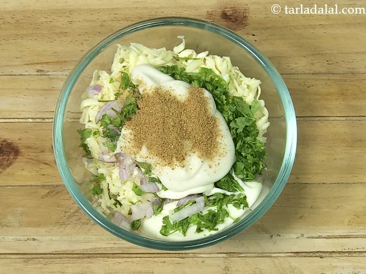 Step 9 – Add &frac12; tsp chaat masala to give a tangy flavor to our <strong>chili cheese paratha …