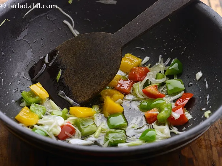 स्टेप 9 – <p>कुछ सेकंड के लिए भून लें।</p>