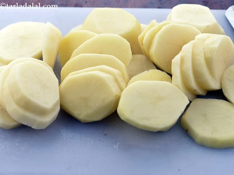 Step 4 – Using a sharp knife, make thick slices.