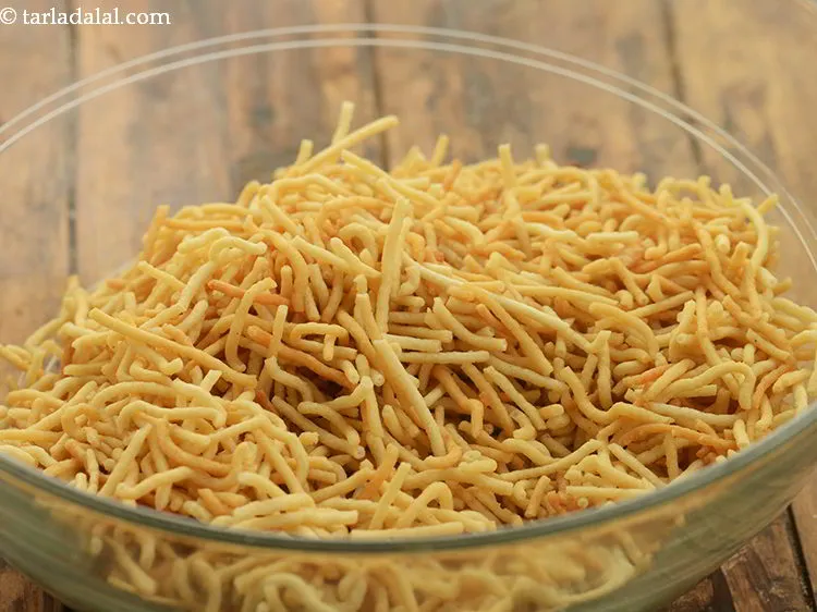 Step 17 – Add fried noodles.