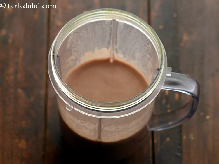 Step 8 – Blend the&nbsp;<strong>unsweetened chocolate almond milk | Indian style&nbsp;chocolate almond milk with dates | &nbsp;vegan&nbsp;chocolate almond …