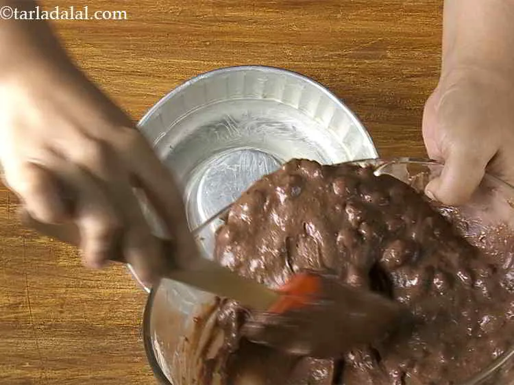 Step 19 – Pour the batter of the&nbsp;<strong>&nbsp;</strong><strong>&nbsp;eggless chocolate fudge cake | Indian style easy chocolate fudge cake …