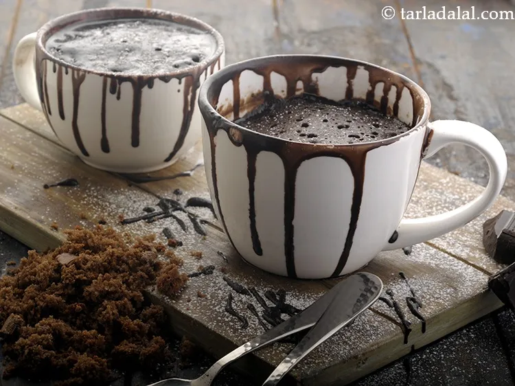 स्टेप 13 – <strong>२ मिनट एगलेस चॉकलेट मग केक</strong> को | <strong>माइक्रोवेव चॉकलेट …