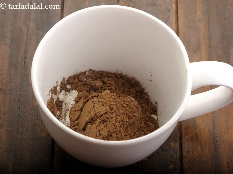 स्टेप 2 – कोको पाउडर डालें। किसी भी चॉकलेट मग केक में ज्यादा …