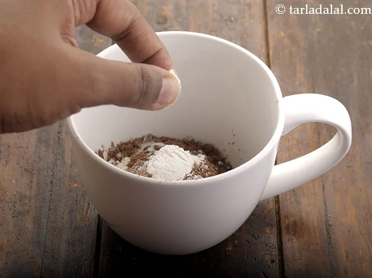 स्टेप 4 – बेकिंग सोडा डालें। बेकिंग पाउडर और बेकिंग सोडा दोनों ही …