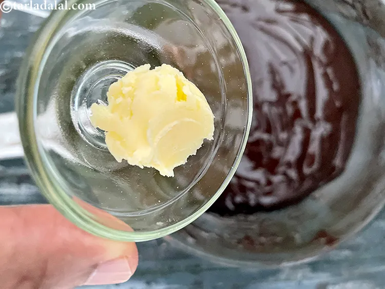 Step 21 – Add&nbsp;<meta charset="UTF-8" />1 tsp&nbsp;<a href="glossary-butter-makhan-233i">butter</a>.