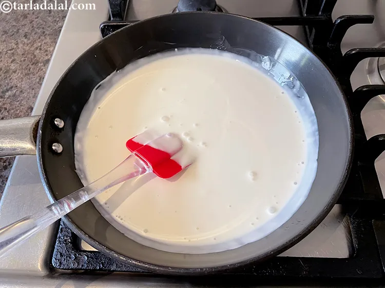 Step 14 – Heat the fresh cream&nbsp;cook on a slow flame for 2 to 3 minutes, while stirring …