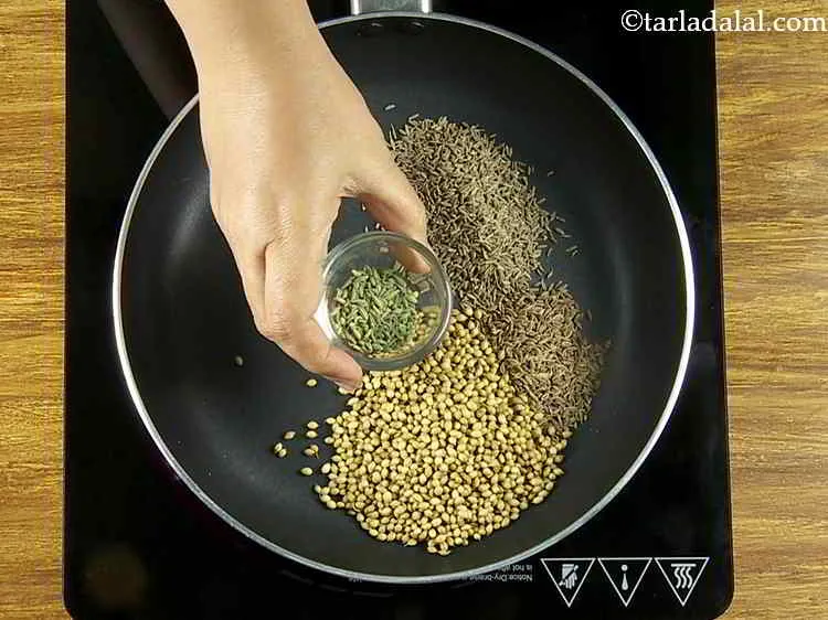 स्टेप 11 – इसी तरह, सौंफ डालें। वे रंग में हल्के हरे रंग …