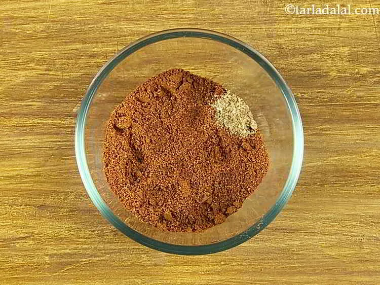 स्टेप 19 – भुने हुए और पिसे हुए मसाला पाउडर के साथ कटोरे …