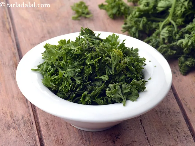 Step 6 – Add 1/4 cup&nbsp;finely&nbsp;<a href="https://www.tarladalal.com/glossary-chopped-parsley-793i">chopped parsley</a>. This adds a fresh herb taste to the<strong> mushrooms baked …