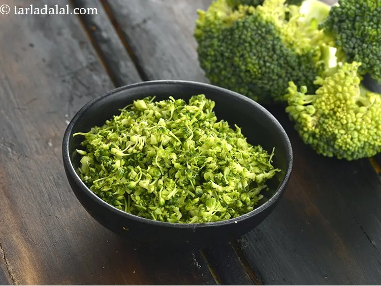 स्टेप 39 – तोरी को बारीक कटी हुई ब्रोकली से बदला जा सकता …