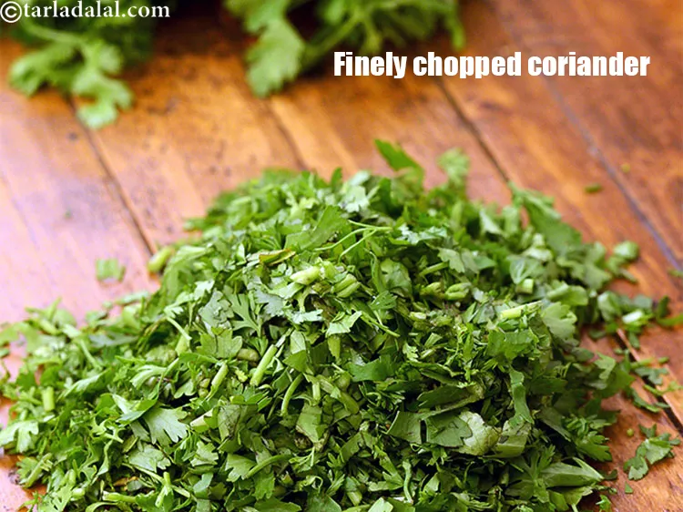 Step 10 – <strong>Indian&nbsp;kachumber salad comes always with coriander.&nbsp;</strong>See why coriander is good for kachumber salad.&nbsp;<meta charset="UTF-8" /><strong>Combats …