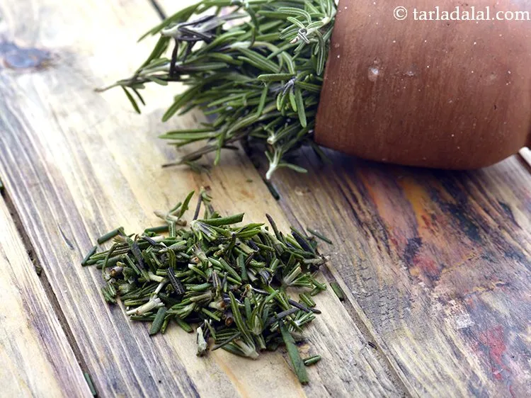 स्टेप 12 – १/४ कप <a href=""https://www.tarladalal.com/glossary-chopped-thyme-hindi-828i"">कटा हुआ ताजा थाइम</a> डालें।