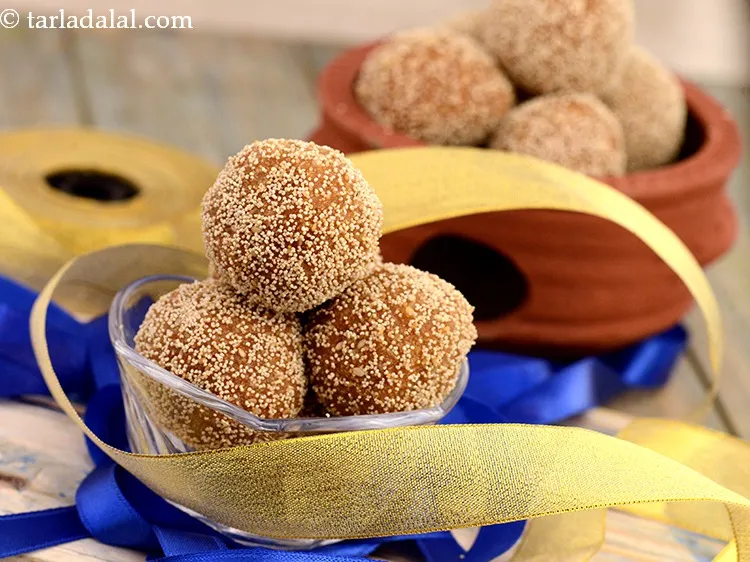 स्टेप 33 – <strong>चुरमा लड्डू</strong> को | <strong>राजस्थानी चुरमा लड्डू | गेहूं के …