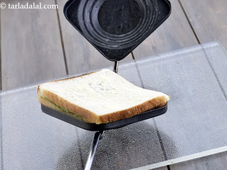 Step 19 – Repeat steps 1 to 8 to make 3 more toasts.