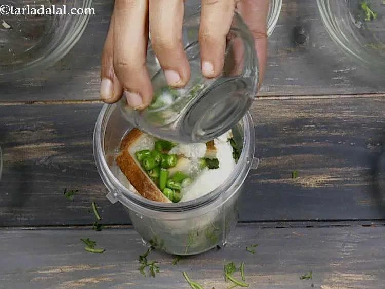 स्टेप 13 – एक मिक्सर में २ १/२ टेबल-स्पून पानी के साथ सभी …