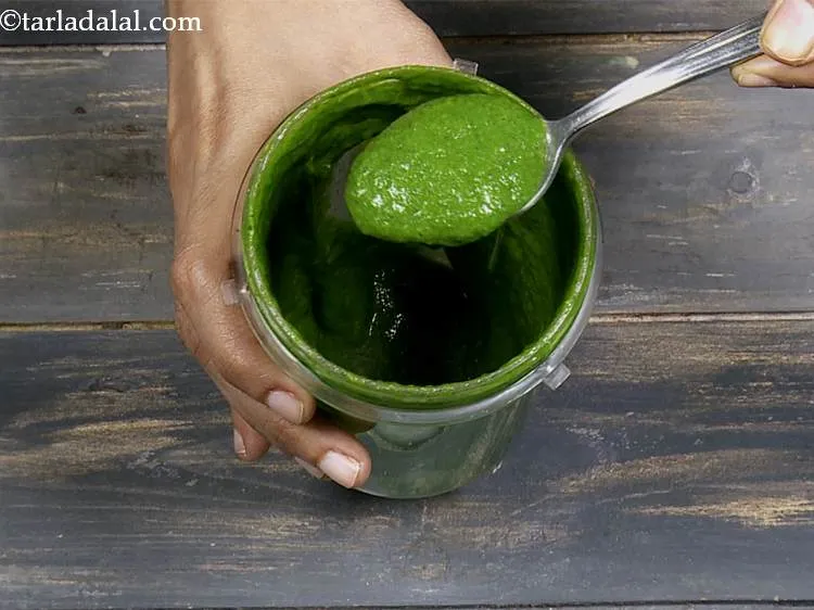 स्टेप 14 – <strong>सैंडविच चटनी</strong> बनाने के लिए, एक मुलायम पेस्ट बनने तक …