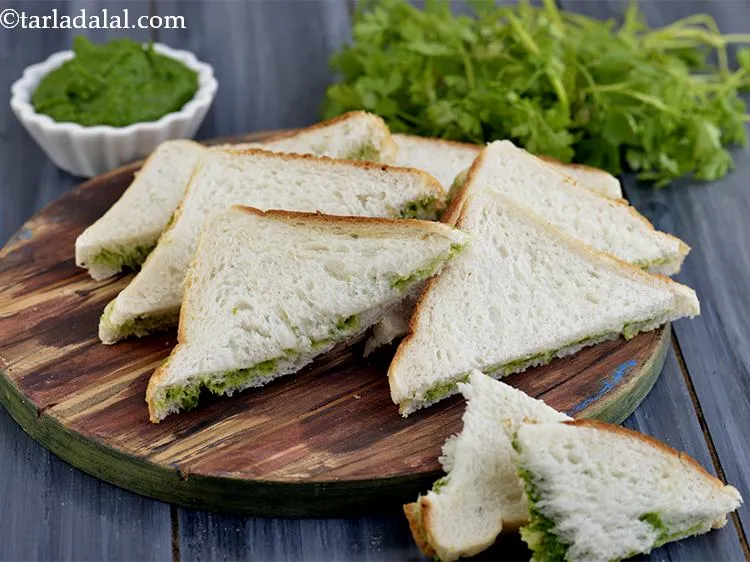 स्टेप 21 – आप <a href=""https://www.tarladalal.com/Veg-Toast-Sandwich-Mumbai-Roadside-Recipe-hindi-42061r"" target=""_blank""><strong>वेज टोस्ट सैंडविच</strong></a>, <a href=""https://www.tarladalal.com/Vegetable-Grill-Sandwich-(-Mumbai-Roadside-Recipes-)-hindi-33420r"" target=""_blank""><strong>वेजिटेबल ग्रिल …