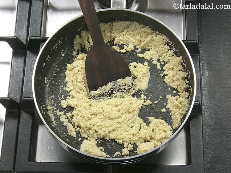 Step 4 – <p>Sauté on a medium flame for 4 minutes or till it turns light brown in …