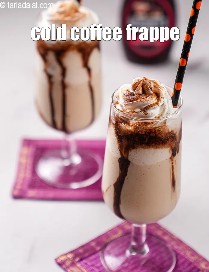स्टेप 15 – <strong>कॉफ़ी फ्रैपे</strong> को तुरंत परोसें।