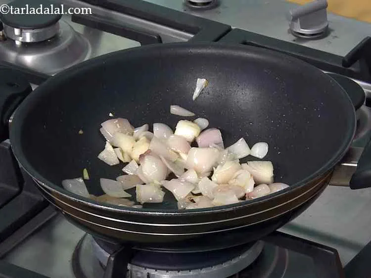 Step 1 – To make <strong>capsicum paneer sabzi recipe | dry tomato capsicum paneer sabzi | Thiamine rich …