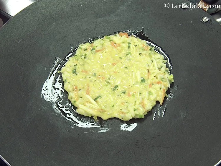 Step 15 – Spread into a circular motion to make a 100 mm. (4&quot;) diameter circle.