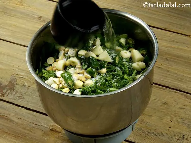 Step 8 – Add 4 tbsp of water and close the lid of the jar.