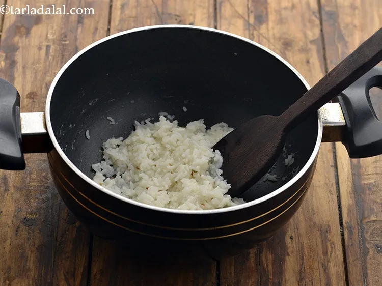 स्टेप 16 – सभी पानी वाष्पीकृत हो जाना चाहिए और आप आसानी से …