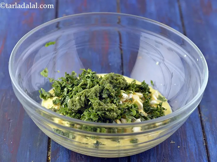 स्टेप 6 – इसके अलावा, हरी मिर्च का पेस्ट डालें। वैकल्पिक रूप से, …