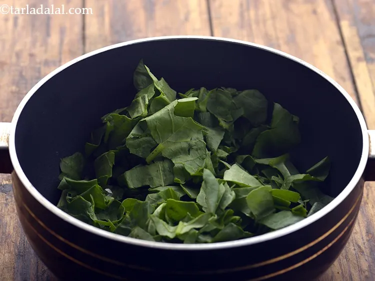 Step 2 – To make spinach puree for&nbsp;<strong>corn palak sabzi recipe | sweet corn spinach sabzi | healthy&nbsp;corn …