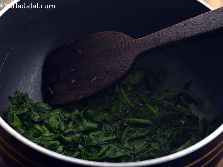 Step 5 – Mix well and cook on a medium flame for few seconds.