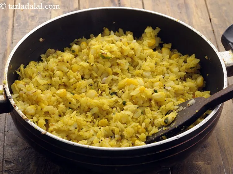 Step 17 – Mix&nbsp;<strong>corn poha | corn poha for a healthy heart | quick sweet corn poha |</strong><strong>&nbsp;</strong>well.&nbsp;