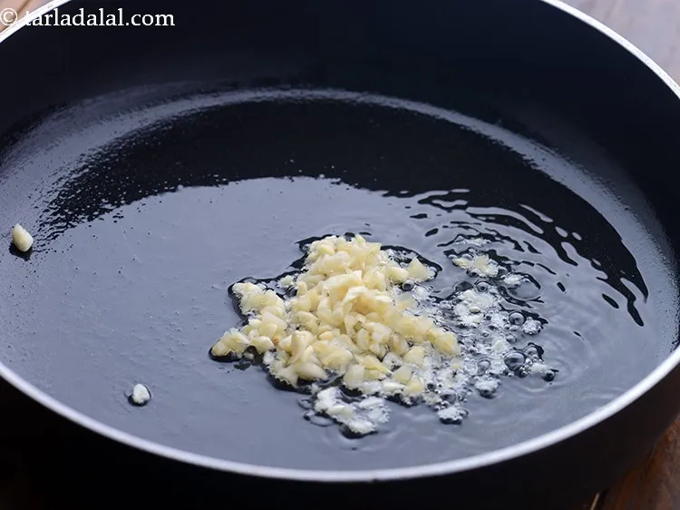 Step 3 – Add garlic.&nbsp;
