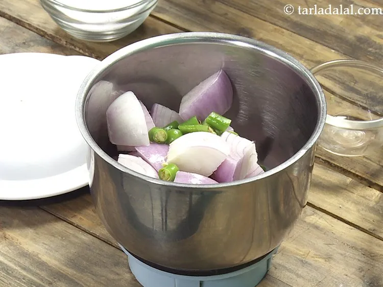 Step 2 – Add roughly chopped green chillies.