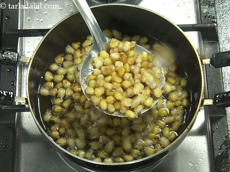 Step 18 – This is how they look after deep-frying.&nbsp;