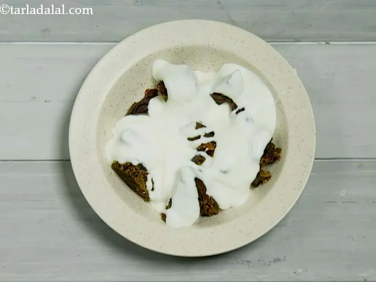 Step 6 – Top it with ? cup of curds. We have used beaten curd in this recipe. …