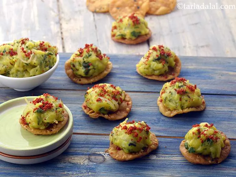 स्टेप 15 – एक पार्टी स्टार्टर या स्नैक के रूप में <strong>चटपटी आलू …