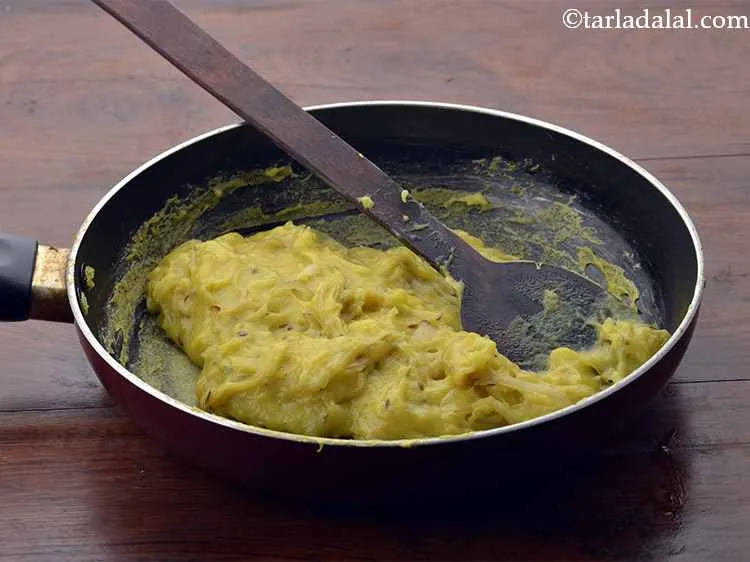 स्टेप 9 – अच्छी तरह से मिलाएं और मध्यम आंच पर २ से …